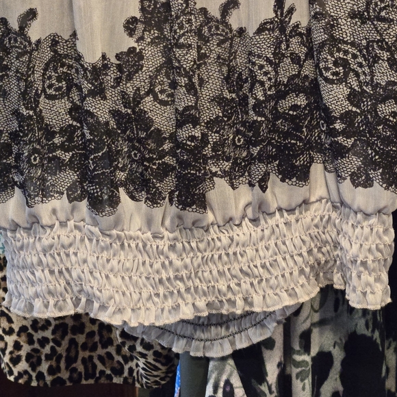 Maurices gray black lace sheer top blouse shirt misses size large NWOT - Picture 2 of 10